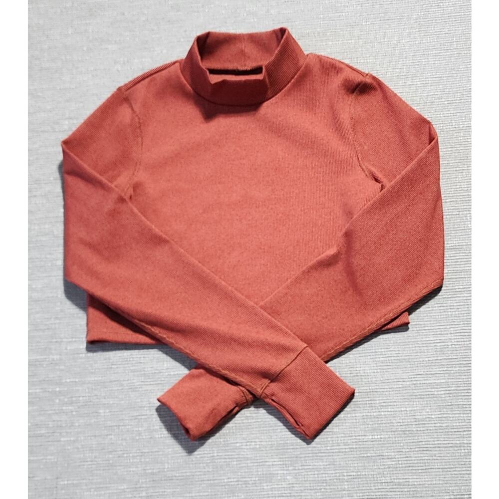 Offline by Aerie Ribbed Mock Neck Cropped Top Thumb‎ Hole Sleeves Women’s Size L - Picture 2 of 9